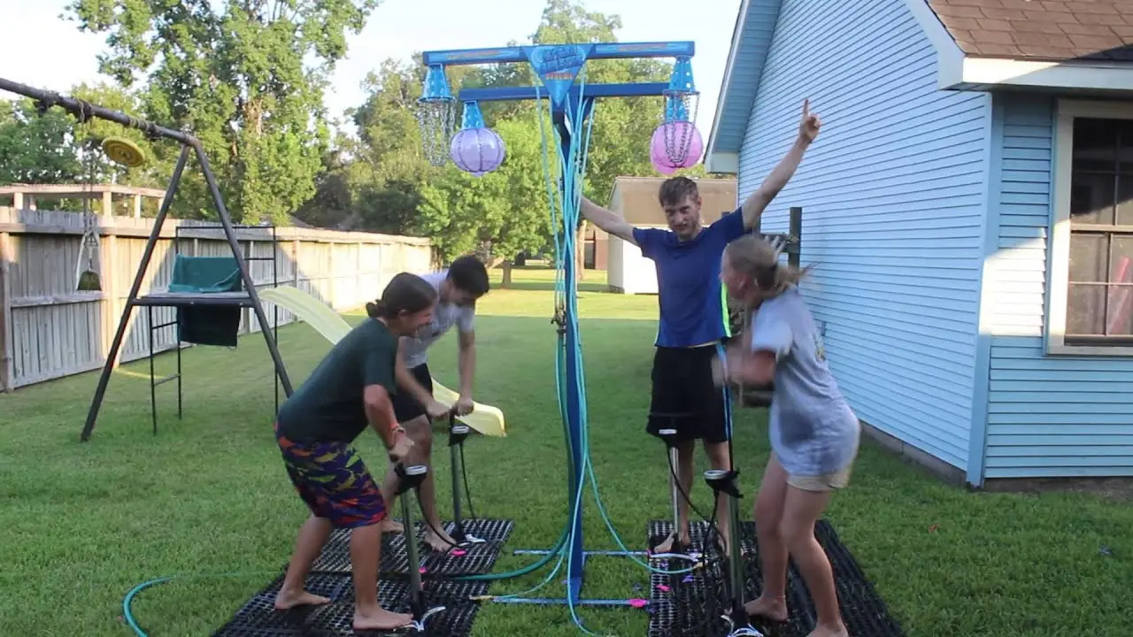 Hydro Blaster Extreme water balloon pumping game in Los Angeles